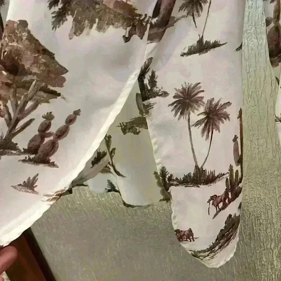 Alkemy Top button down hi lo - Picture 6 of 8